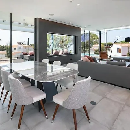 Villa Villa In Vale Do Lobo Sleeps 8 Includes Swimming Pool Air Con And Wifi 2 *