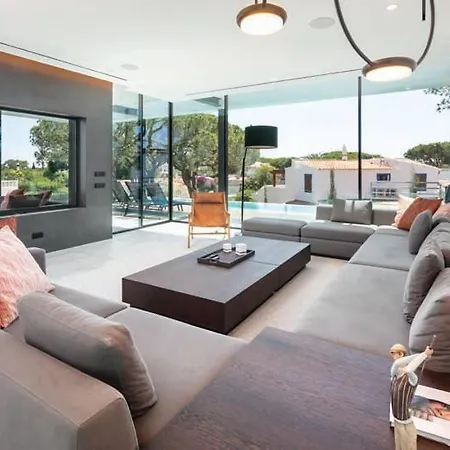 Villa In Vale Do Lobo Sleeps 8 Includes Swimming Pool Air Con And Wifi 2 Villa *